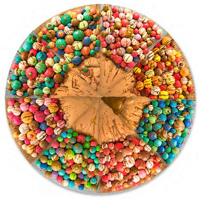 <em><strong>Land of dreams, 2018 Аcrylic, mixed media  on canvas, D 180 cm</strong></em>, 