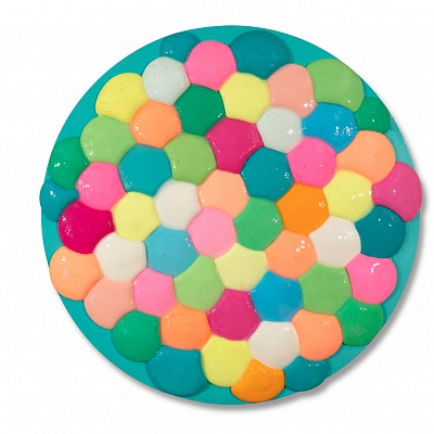 <em><strong>Aftertaste, 2020, Acrylic paint, mixed media, silicone on canvas, D 100 cm</strong></em>, 