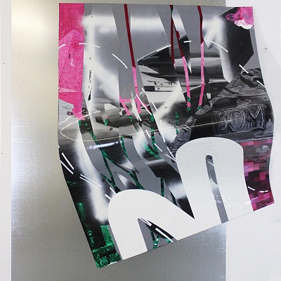 <em><strong>mW</strong></em>, 2016<br/> Аcylic paint sheet, magnetic sheets and steel, 150 x 120 cm