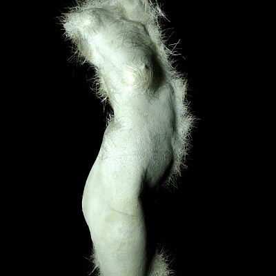 <em><strong>Torso 5, 90 x 30 x 30 cm, Fiberglas</strong></em>, 