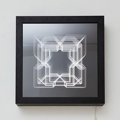 <em><strong>SQR;4 x2 v02, 2017</strong></em>, Acrylic mirror and light, 45 x 45 x 8<br/> 5cm Edition of 4,